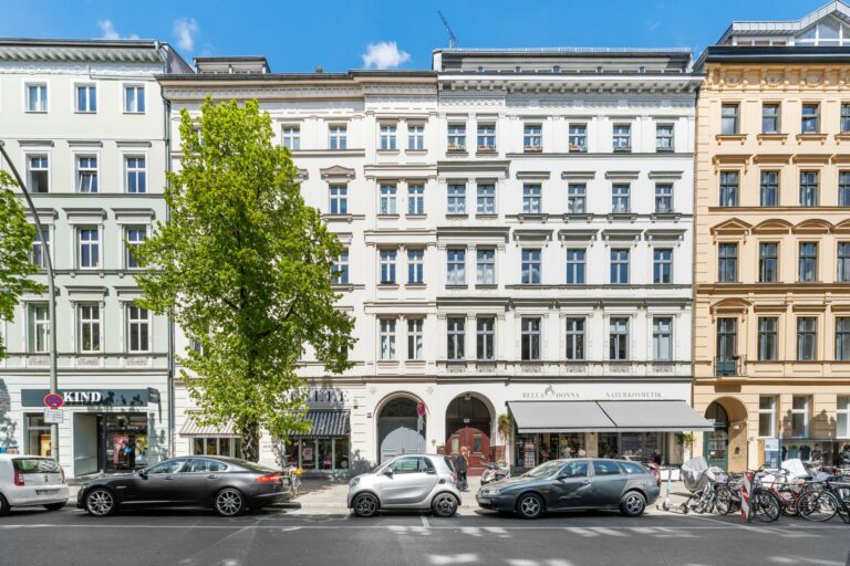 backbone 75843 010 WEB 768x512